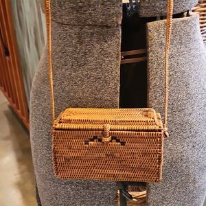 Vintage Handcrafted Tan Woven Wicker Crossbody Mini Box Bag Shoulder Strap